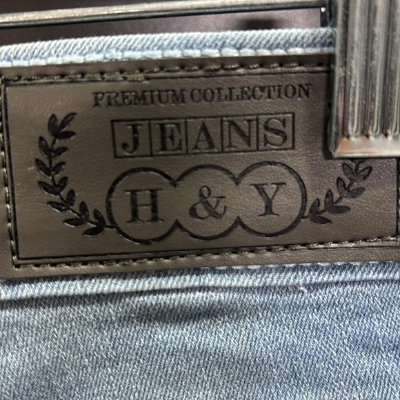 H&Y Premium Collection embroidered,studs,sequin back pockets, light blue - Picture 5 of 10